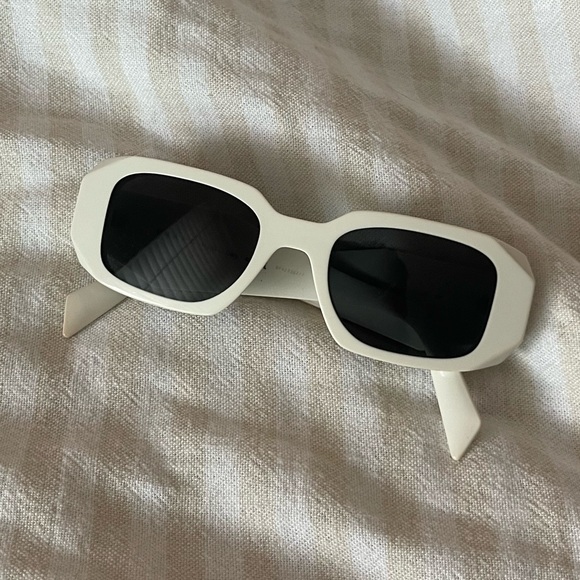 Prada Symbole sunglasses - Picture 6 of 6